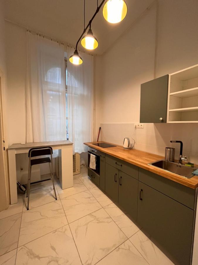 Calm, Artistic Apartment 9Th Distric Central City Budapest Exterior photo