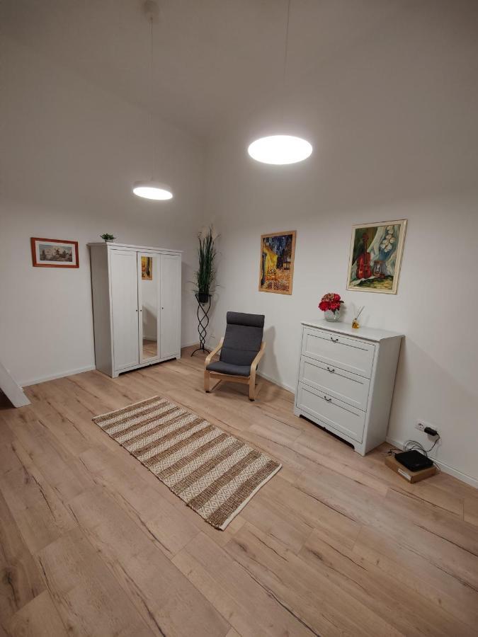 Calm, Artistic Apartment 9Th Distric Central City Budapest Exterior photo